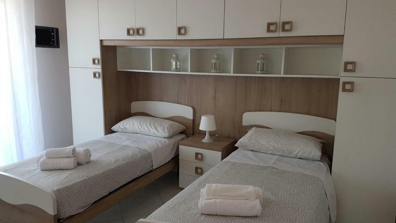 Domus Maris Viserba, Spiagge E Centro A 100 Mt, Promo Maggio Fiera Macfrut, Fieravicola, Expo Dental, Meeting 리미니 외부 사진