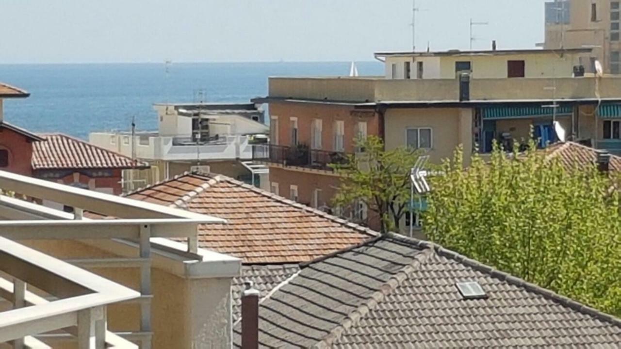 Domus Maris Viserba, Spiagge E Centro A 100 Mt, Promo Maggio Fiera Macfrut, Fieravicola, Expo Dental, Meeting 리미니 외부 사진