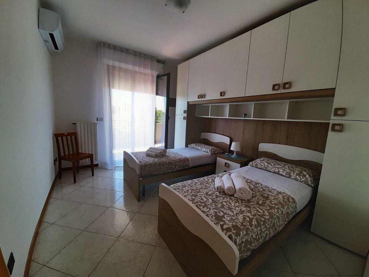 Domus Maris Viserba, Spiagge E Centro A 100 Mt, Promo Maggio Fiera Macfrut, Fieravicola, Expo Dental, Meeting 리미니 외부 사진